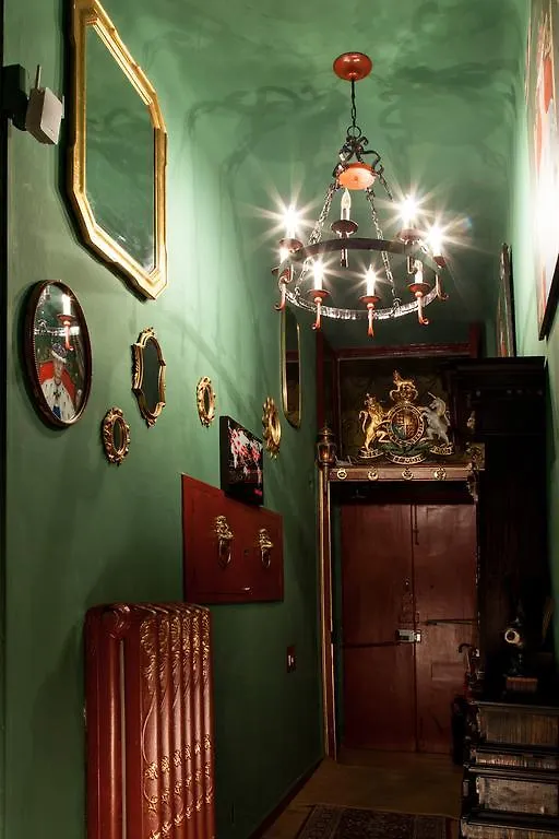 Repubblica Di Oz Rooms バレーゼ 0*,  イタリア